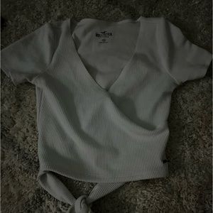 So flattering white shirt. such a great top